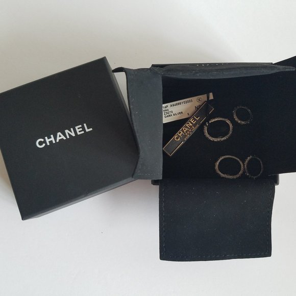 NWT Chanel Set of 4 Rings Dark Silver Color Limited Edition - Picture 8 of 8